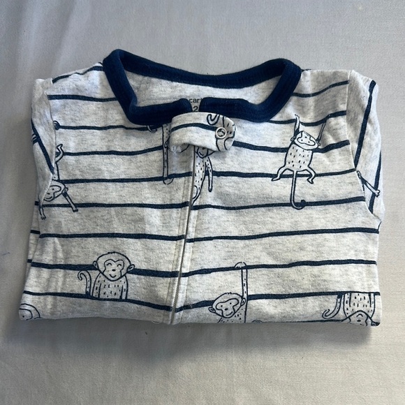 Carter's - Onesie Sleeper with Blue Trim and monkey design - Picture 1 of 4